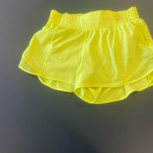 LULULEMON 2.5 HOTTY HOTS SIZE 6